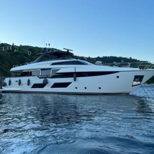 FERRETTI 920