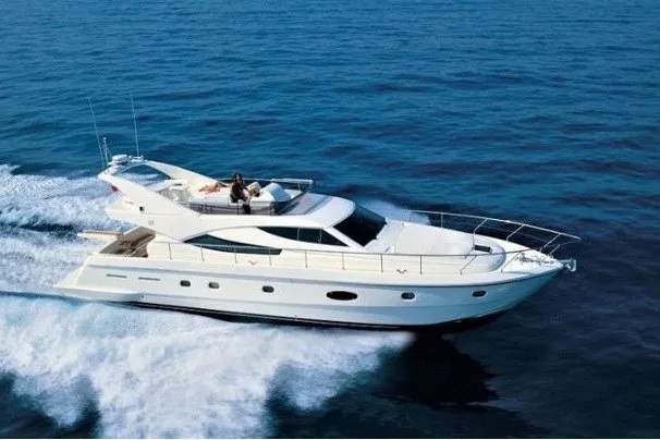 FERRETTI 62